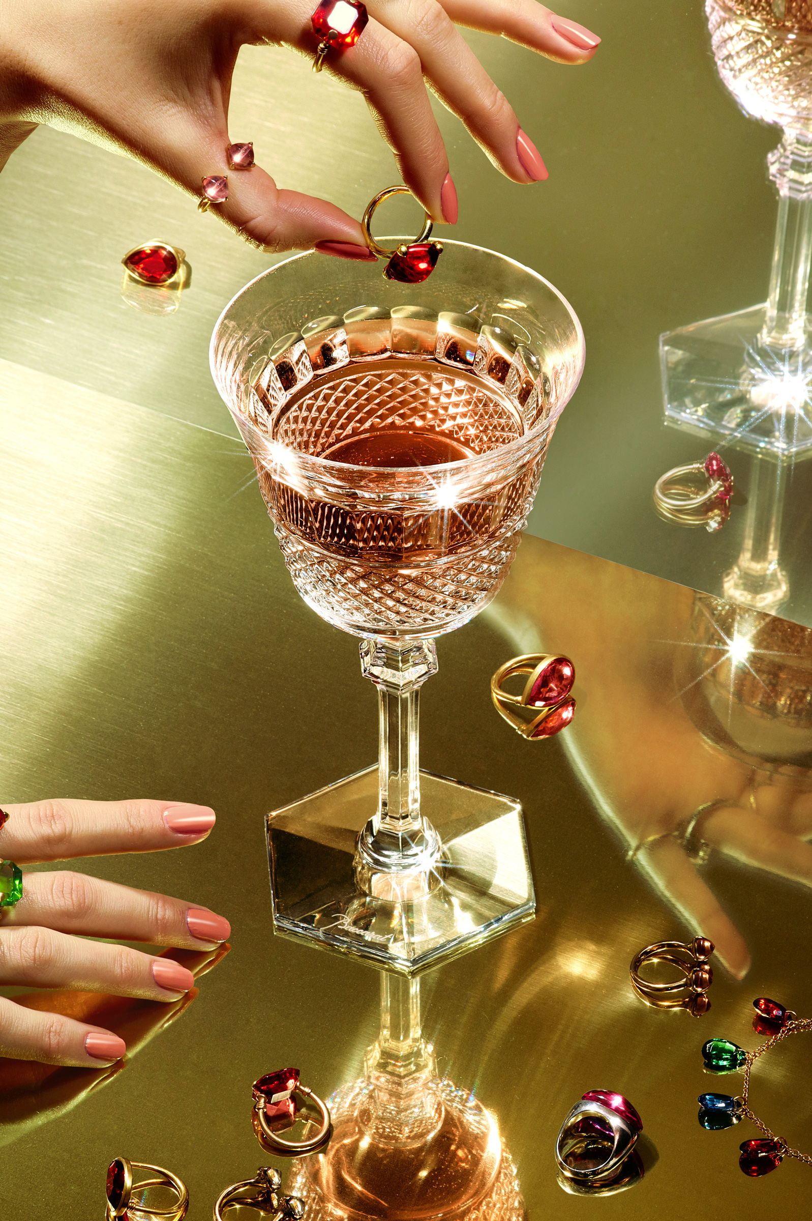 hold-on-please-baccarat-thomas-weil-02