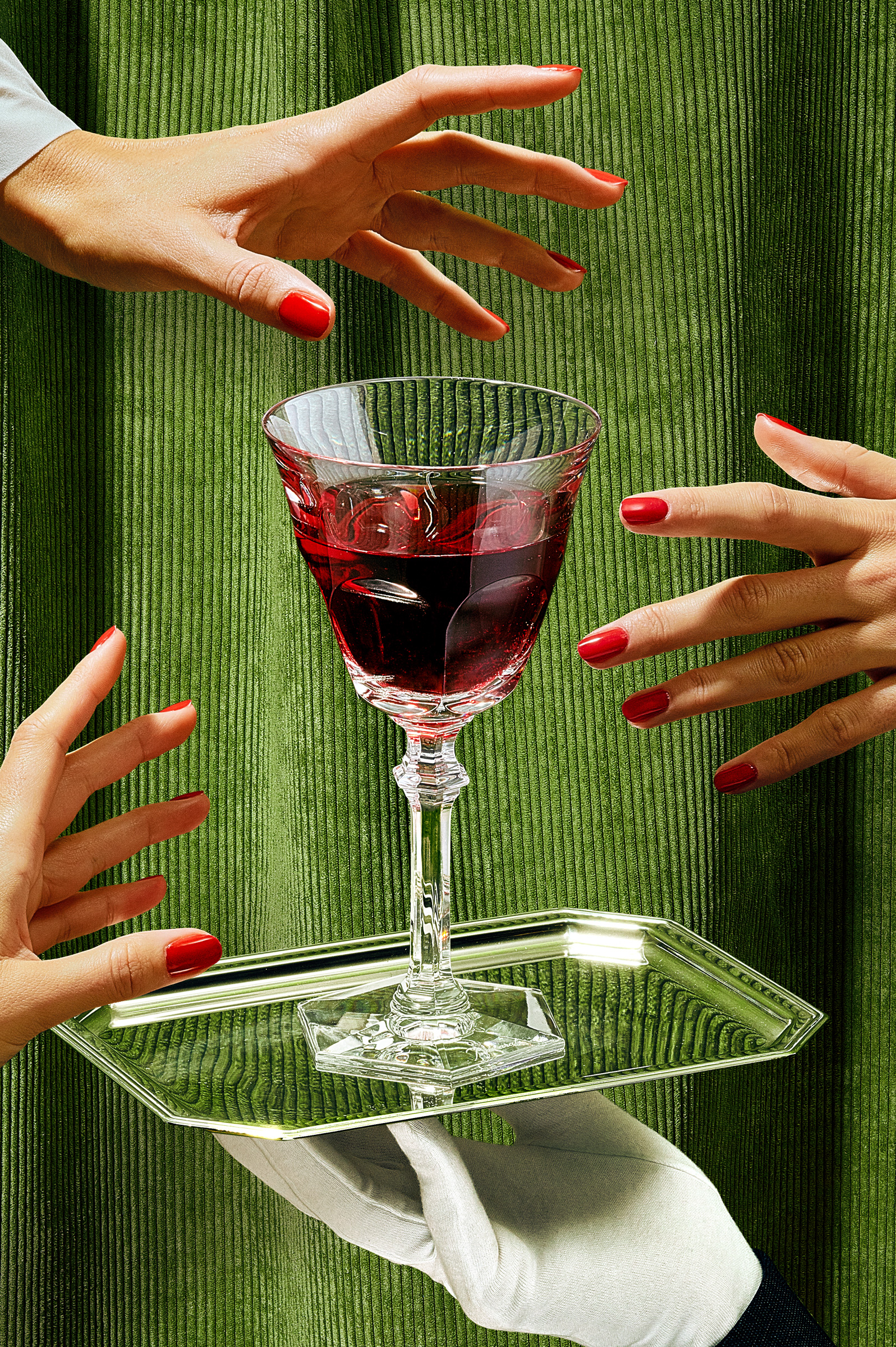 hold-on-please-baccarat-thomas-weil-04