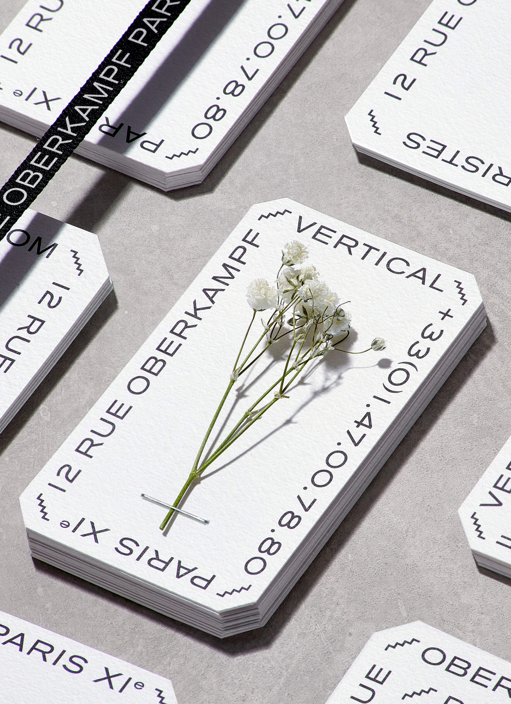 hold-on-please-vertical-thomas-weil-09